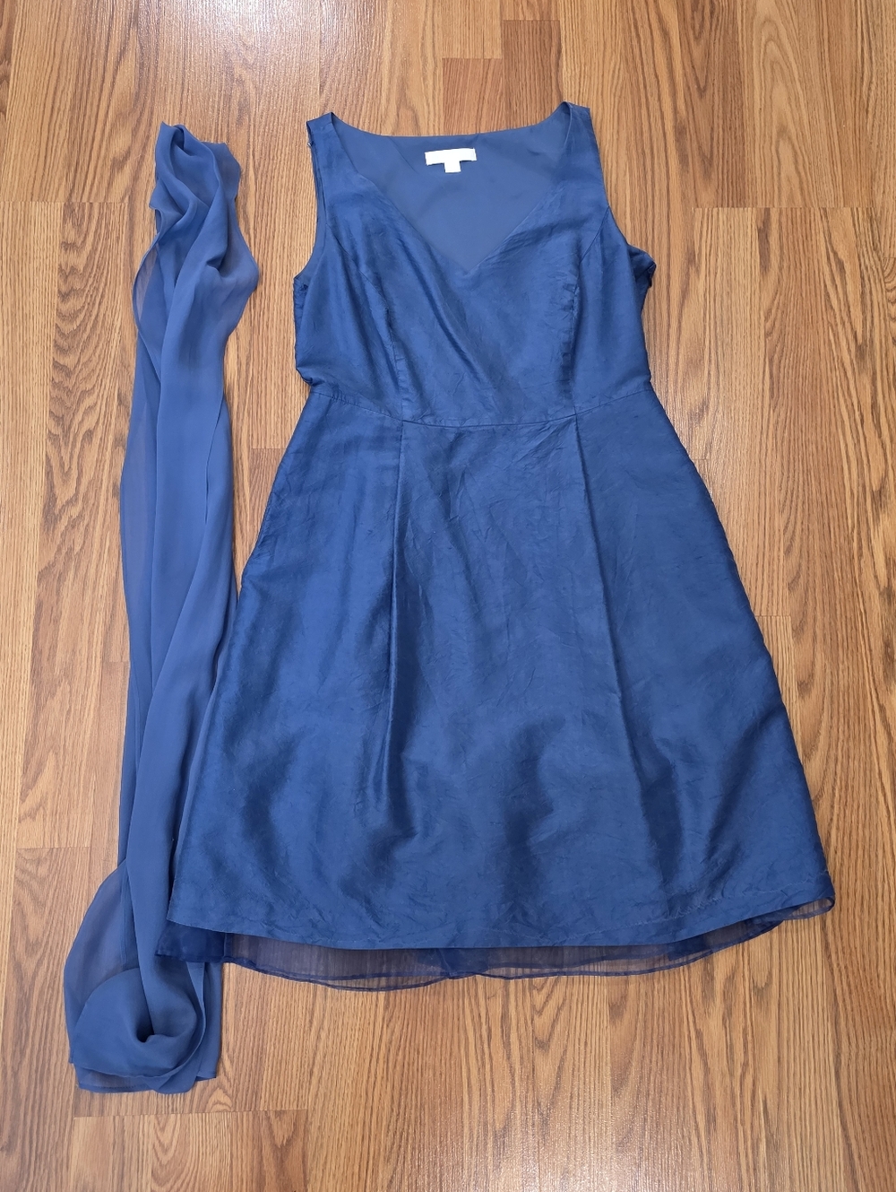 ANN TAYLOR Blue Sleeveless 100% Silk Side Zip V-Neck Dress Women's Size 4 *EUC*